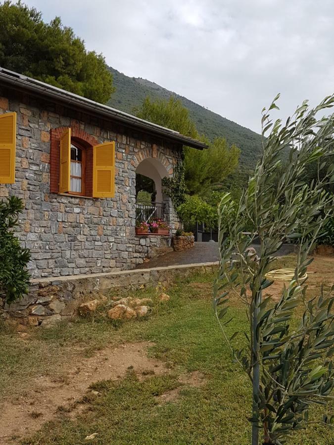 Villa Fior Di Lavanda Cisano sul Neva Exteriör bild